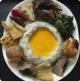 Achu — Taro pilé et sauce jaune, le repas royal Bamiléké